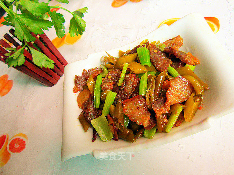 酸椒腊肉的做法