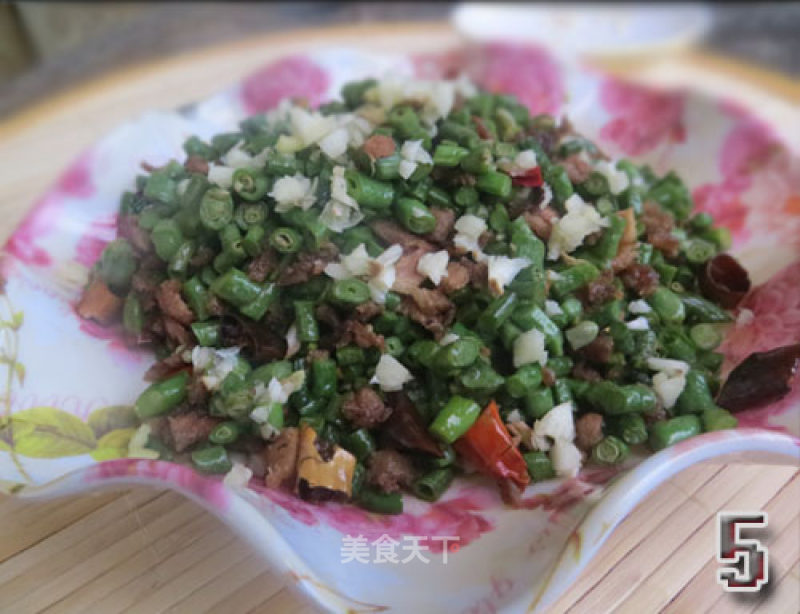夏季开胃特色菜，香辣肉丁豆角，特别下饭哦