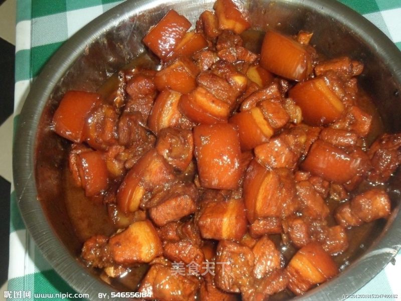红烧肉（香甜无比，软糯可口--我的最爱）的做法