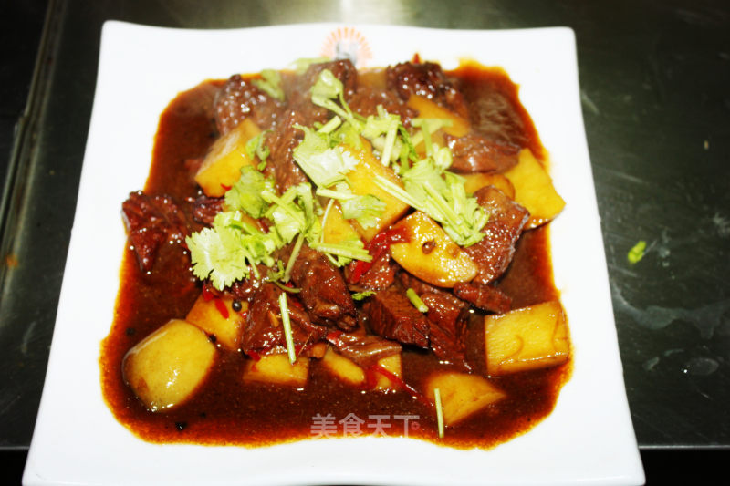 牛肉焖土豆的做法