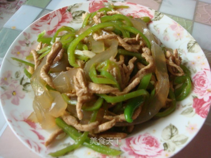 肉丝尖椒炒拉皮的做法