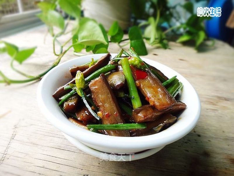 韭菜花炒茄子的做法