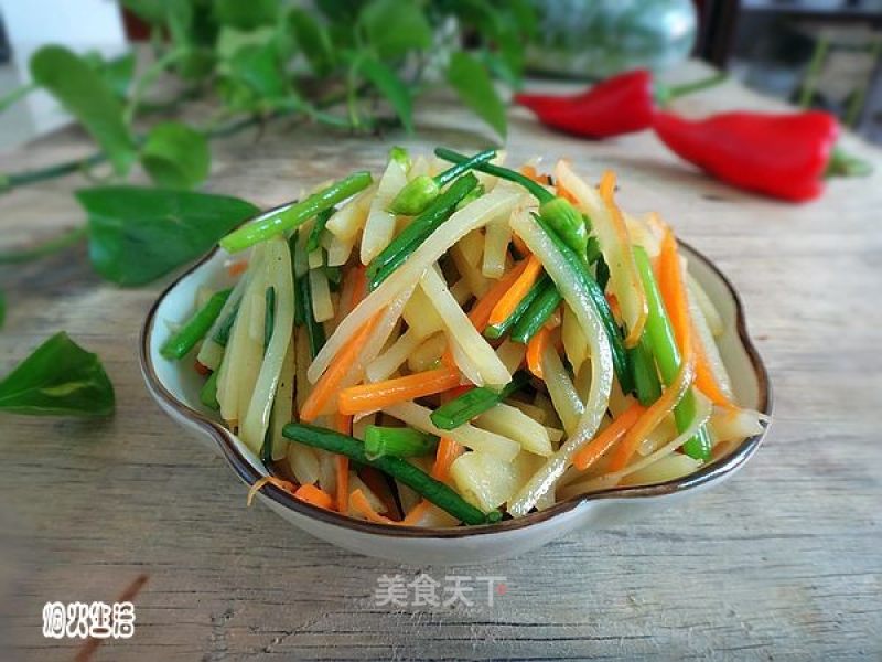 韭菜花炒土豆丝的做法