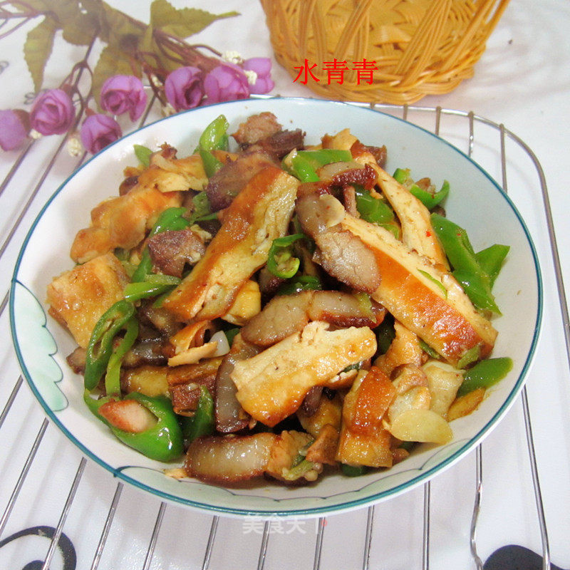 腊肉辣椒炒豆腐干的做法