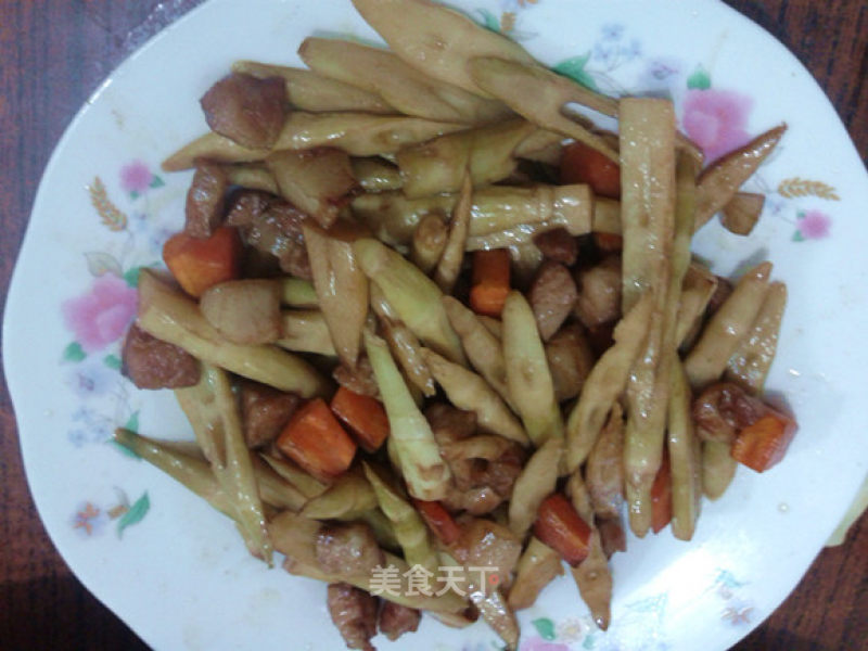 肉丁炒笋的做法