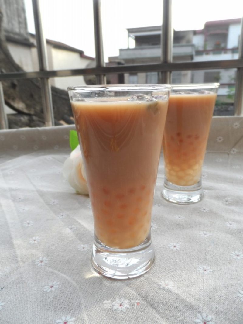 玫瑰花西米奶茶的做法