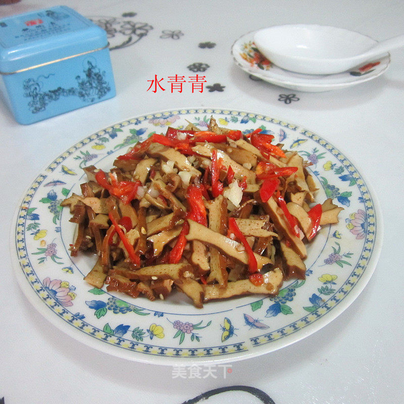 蒜米辣椒拌卤豆腐丝的做法