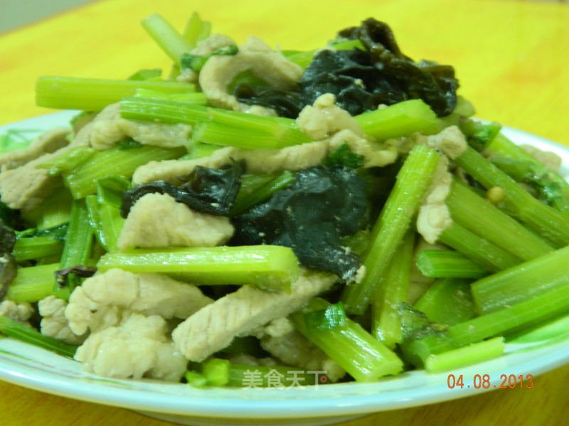 芹菜肉丝的做法