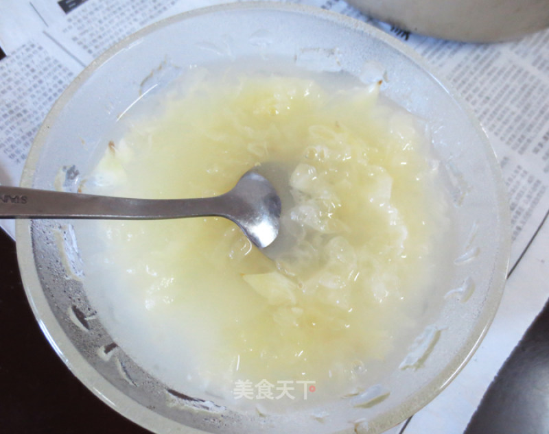 雪梨百合银耳羹的做法