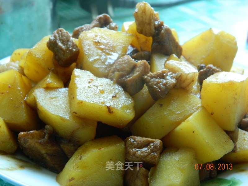 土豆烧肉的做法