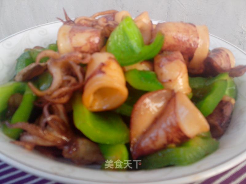 青椒炒鱿鱼的做法