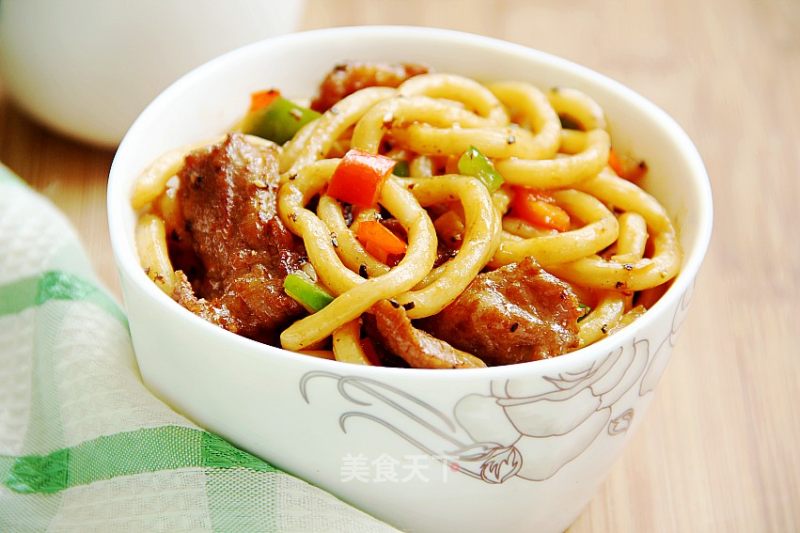 黑椒猪肉炒乌冬面的做法