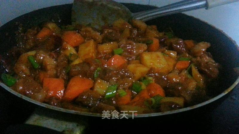 土豆胡萝卜焖牛腩的做法