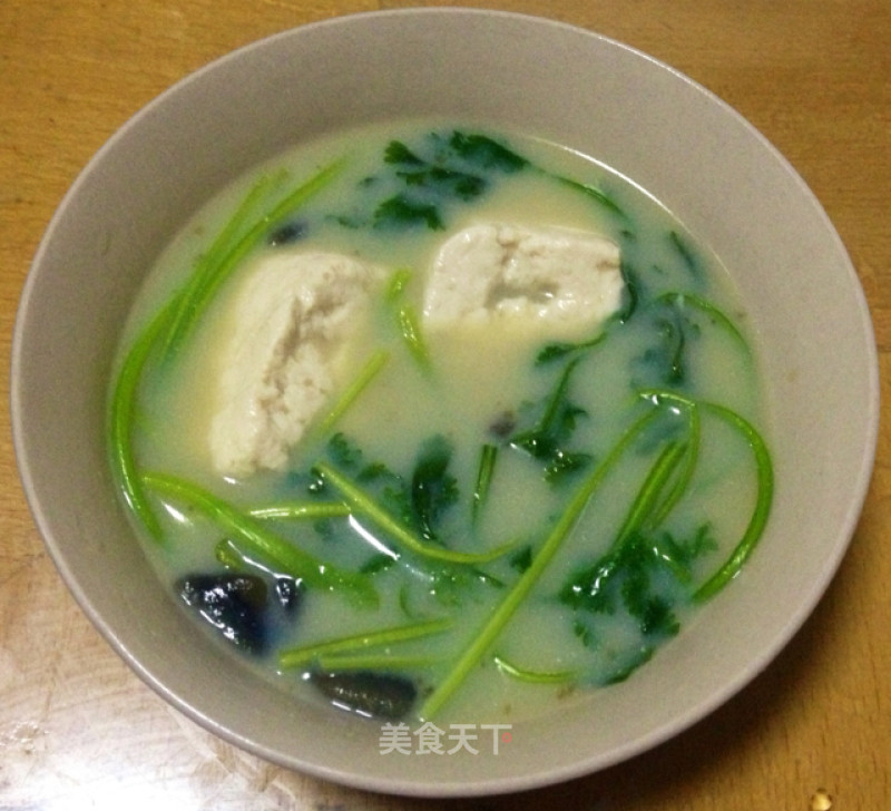香菜豆腐皮蛋汤的做法