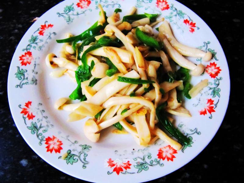 青椒炒海鲜菇的做法