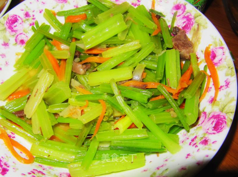 牛肉炒芹菜的做法