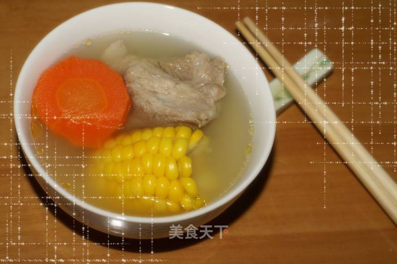 玉米胡萝卜猪骨汤的做法
