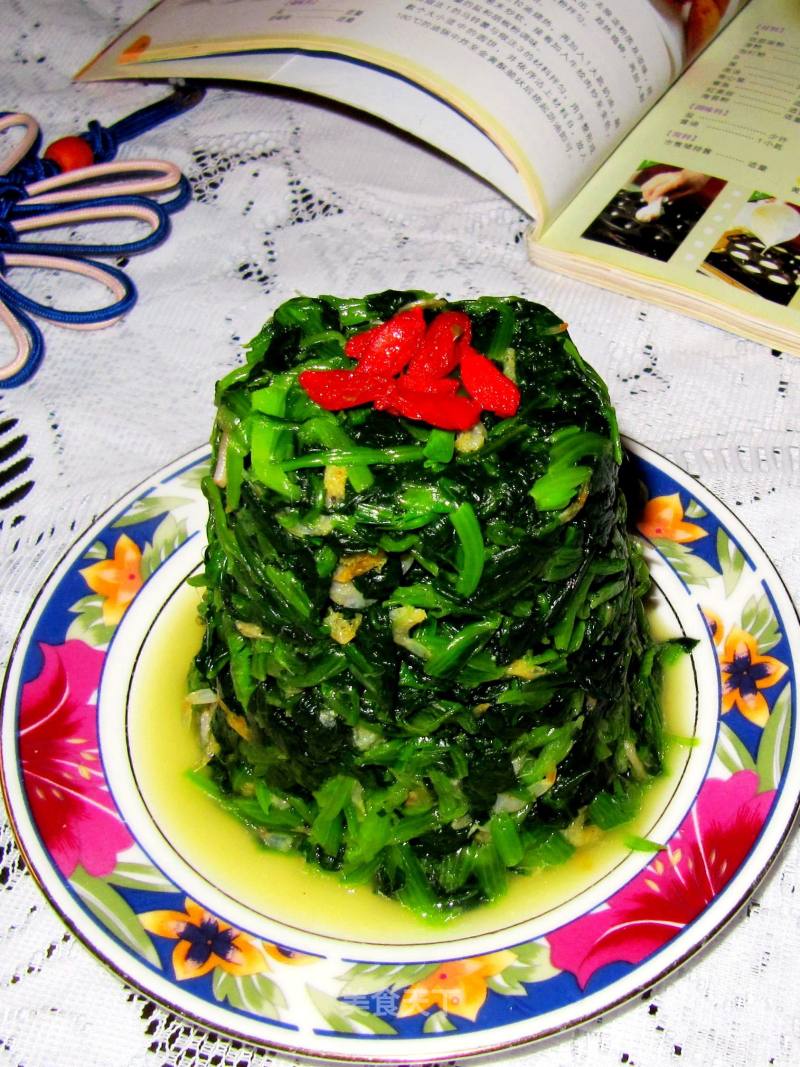 炝拌虾皮菠菜的做法