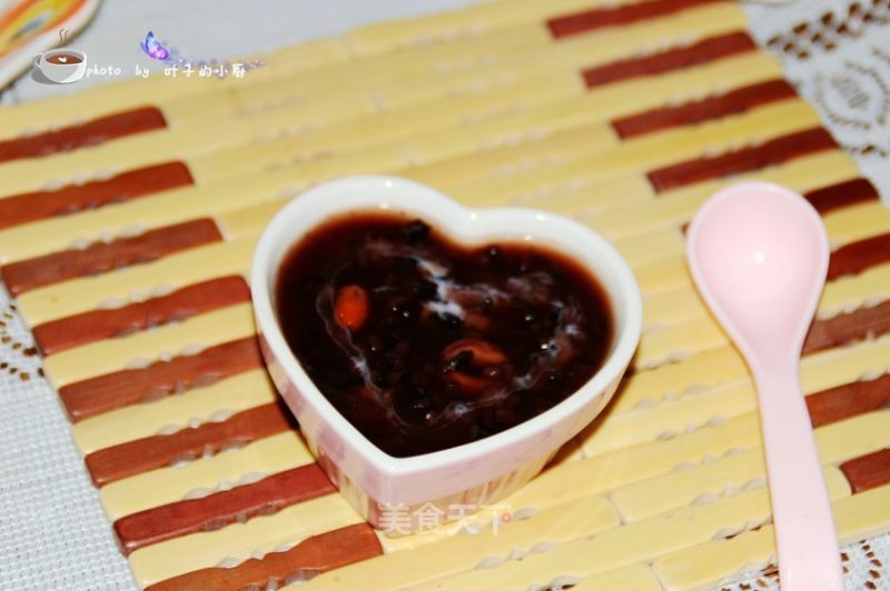 秋季养生粥---莲子黑米露的做法
