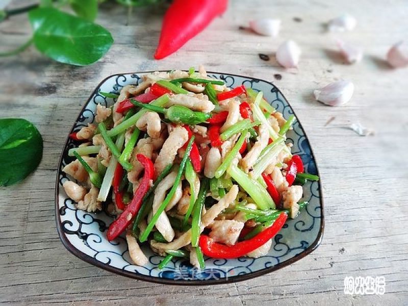 苤菜花炒鸡丝的做法