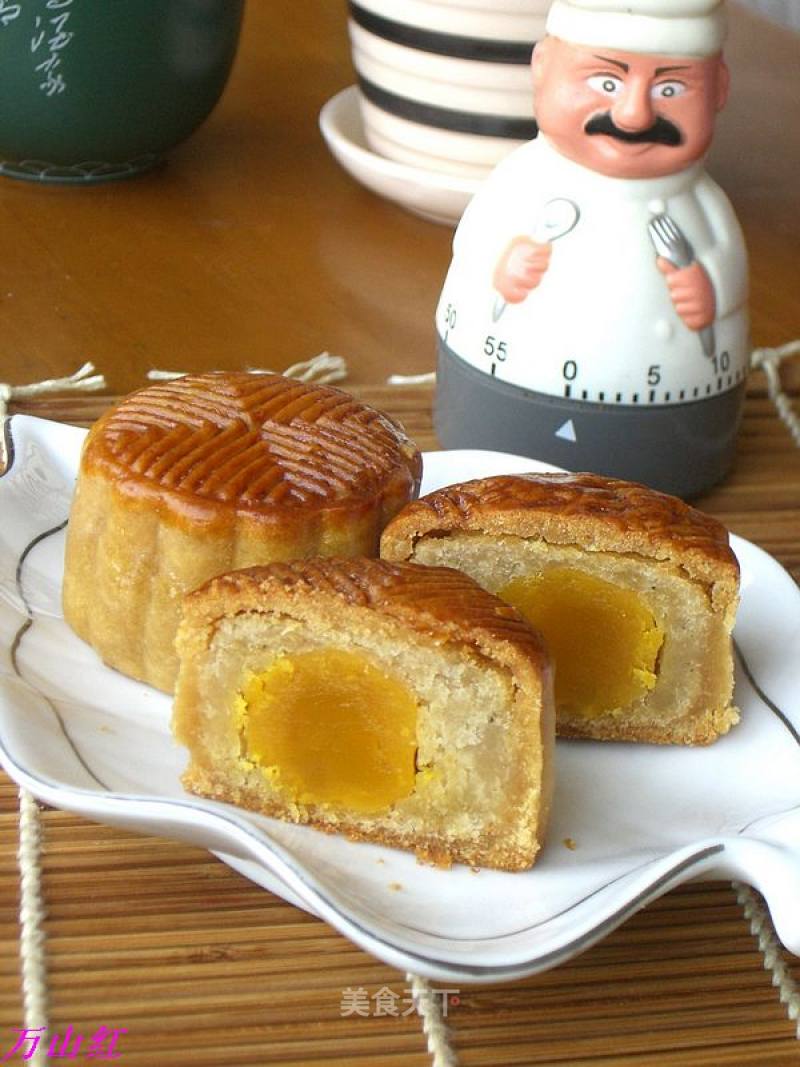 莲蓉蛋黄月饼的做法