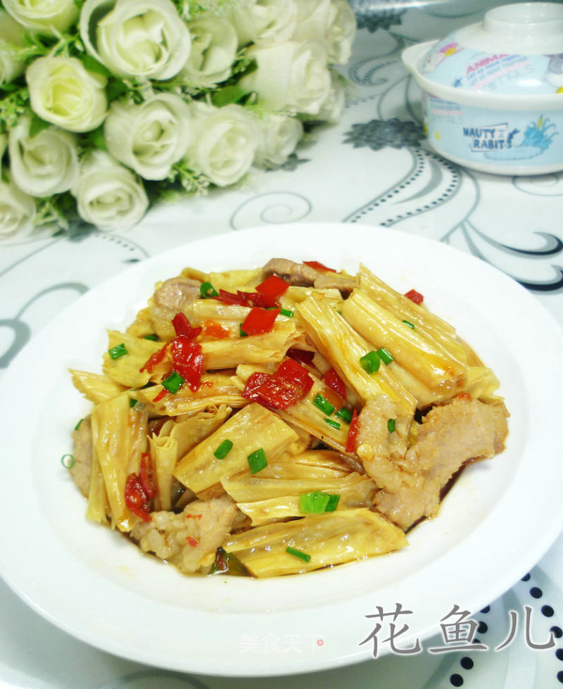 五花肉炒腐竹的做法