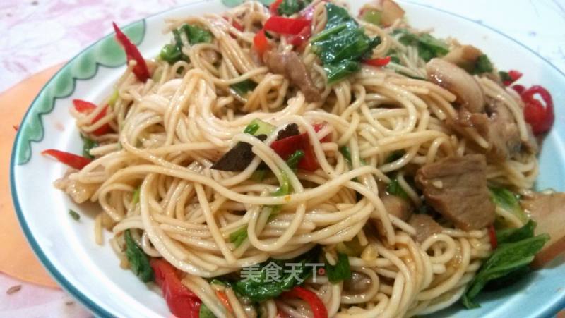 【猪头肉炒面】的做法