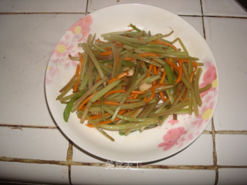 蒜香地瓜叶杆的做法