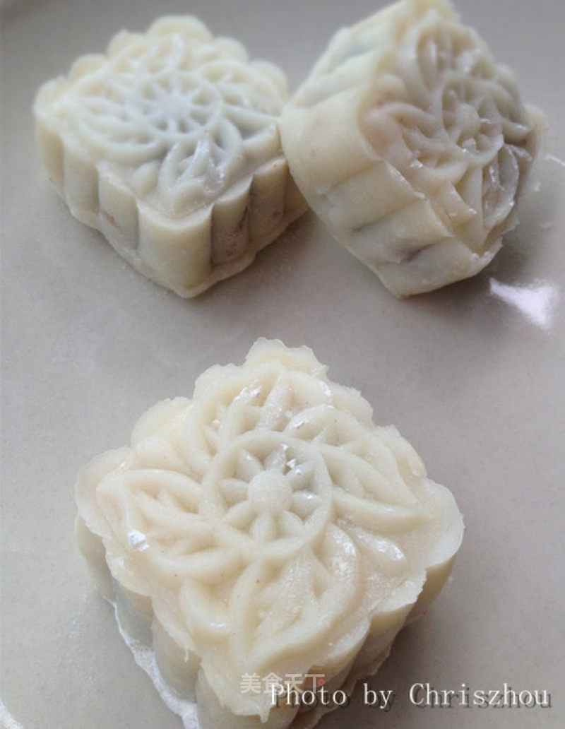QQ糯糯的冰皮月饼