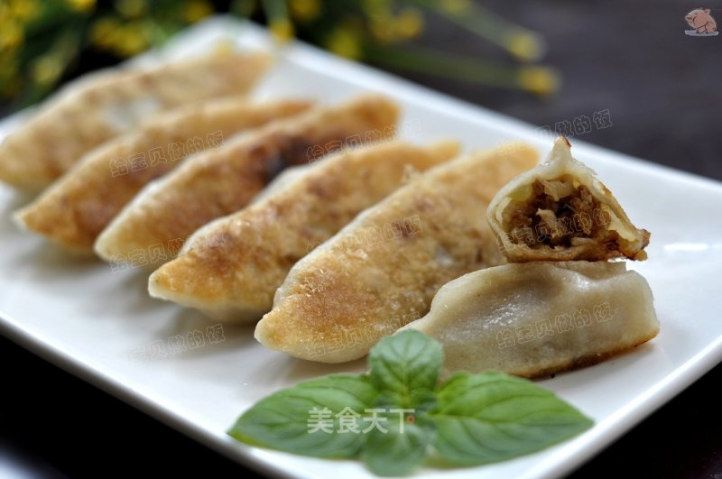 瓠瓜鲜肉锅贴的做法