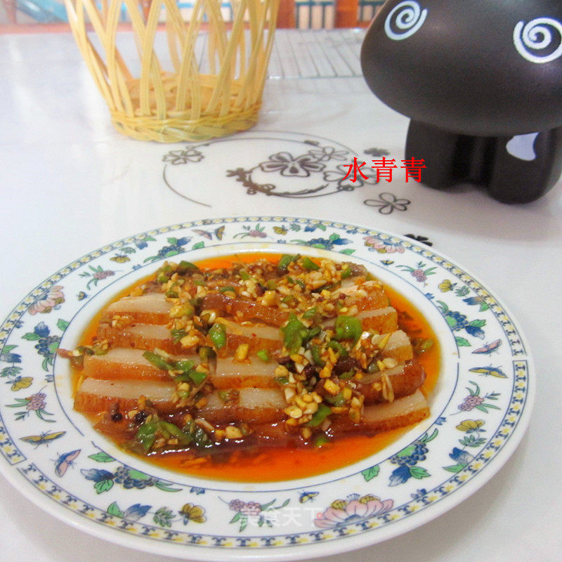 微波红油蒜米腊肉的做法