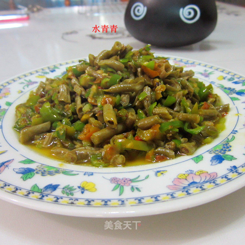 辣椒丁炒咸豆角的做法
