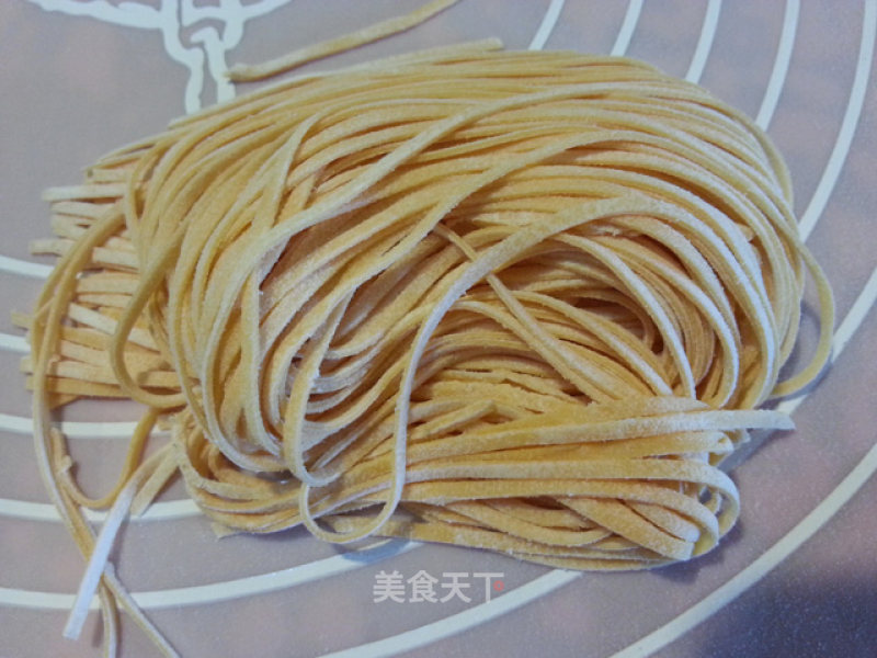 手工胡萝卜面的做法