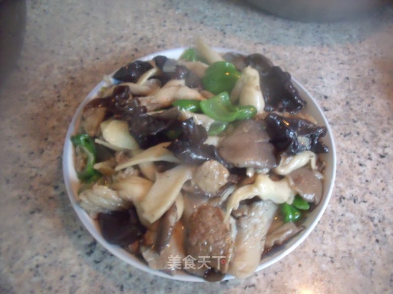 蘑菇木耳炒羊肉的做法