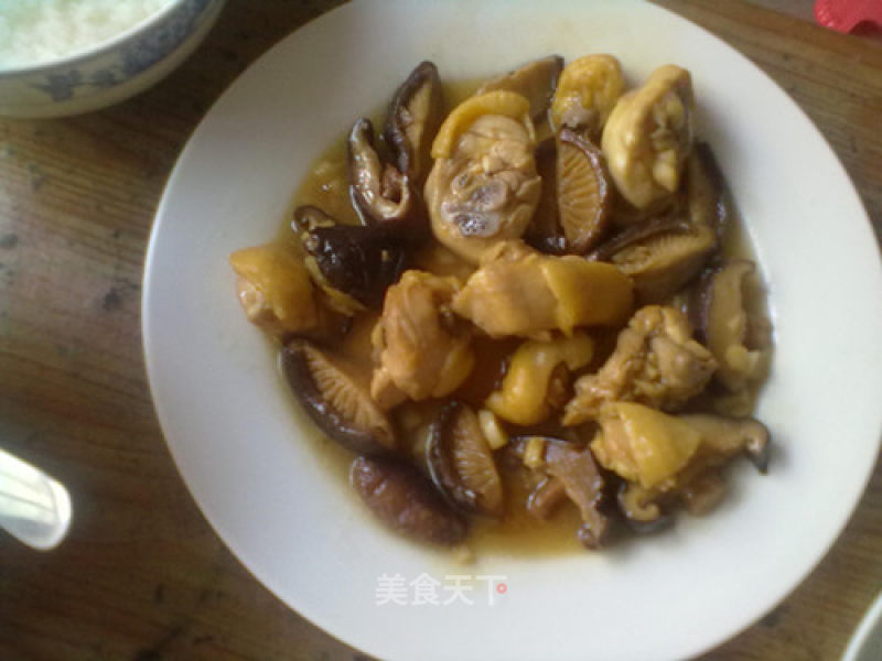 干香菇炒鸡肉的做法