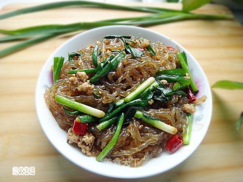 肉末韭菜炒粉条的做法