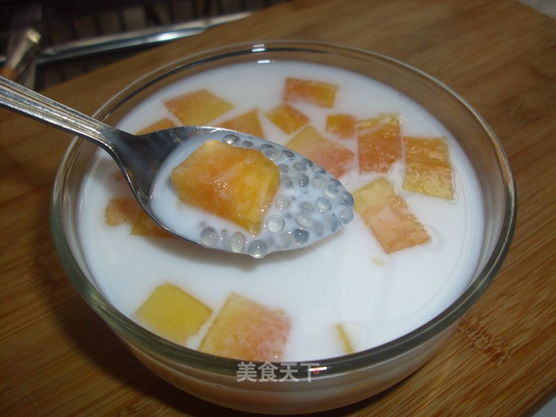 椰汁木瓜西米露的做法