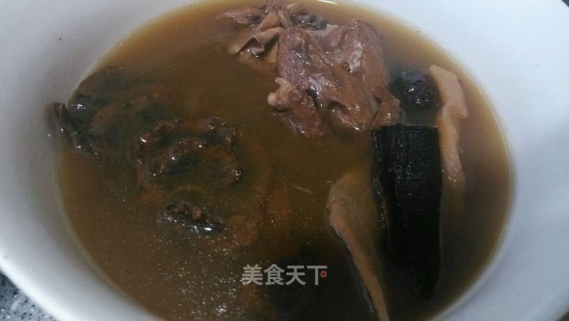 灵芝鹌鹑汤的做法