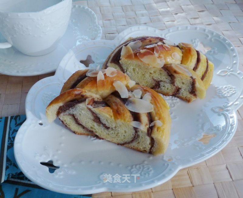 奶酪豆沙辫子面包的做法