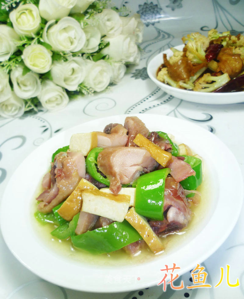 青椒香干炒腊鸡腿的做法