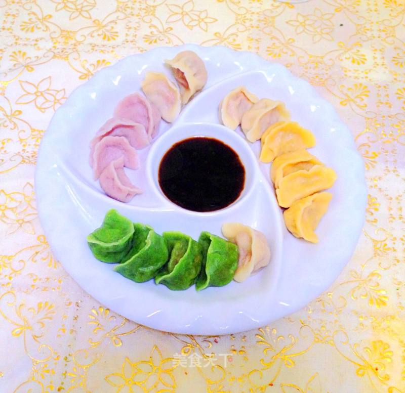 【彩色水饺】----色彩斑斓家宴宠儿的做法
