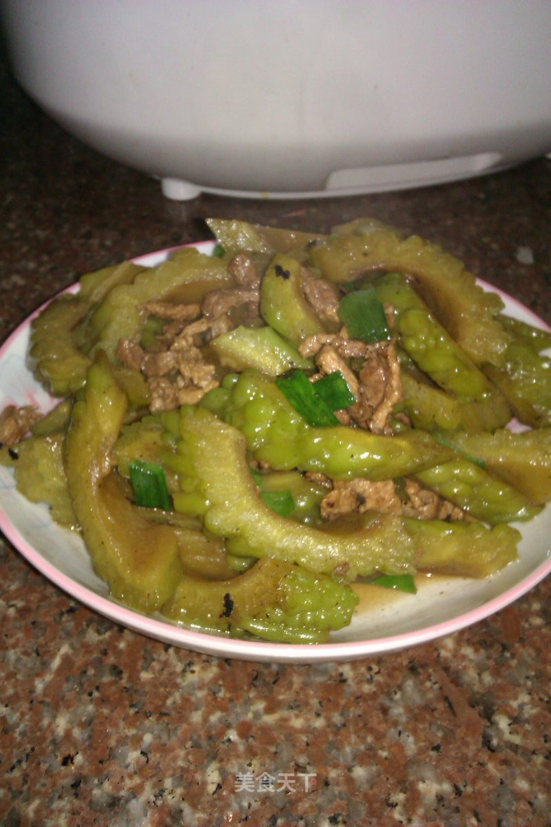 苦瓜炒肉的做法