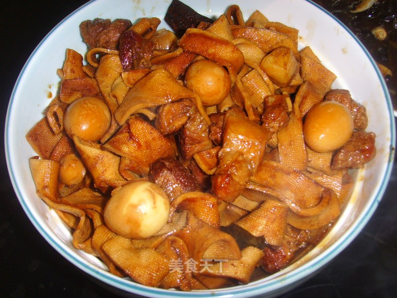 红焖肉炖干豆腐鹌鹑蛋的做法