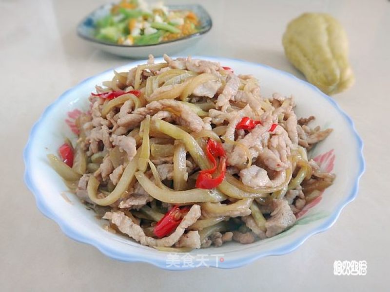 酸瓜炒肉丝的做法