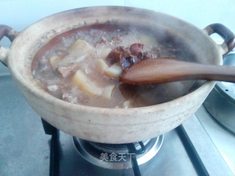 萝卜焖牛腩的做法