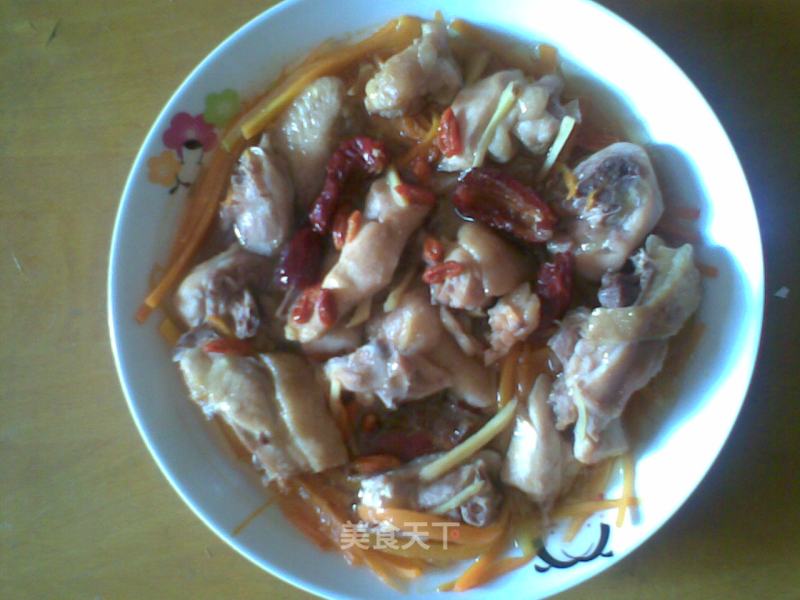 胡萝卜红枣蒸鸡的做法