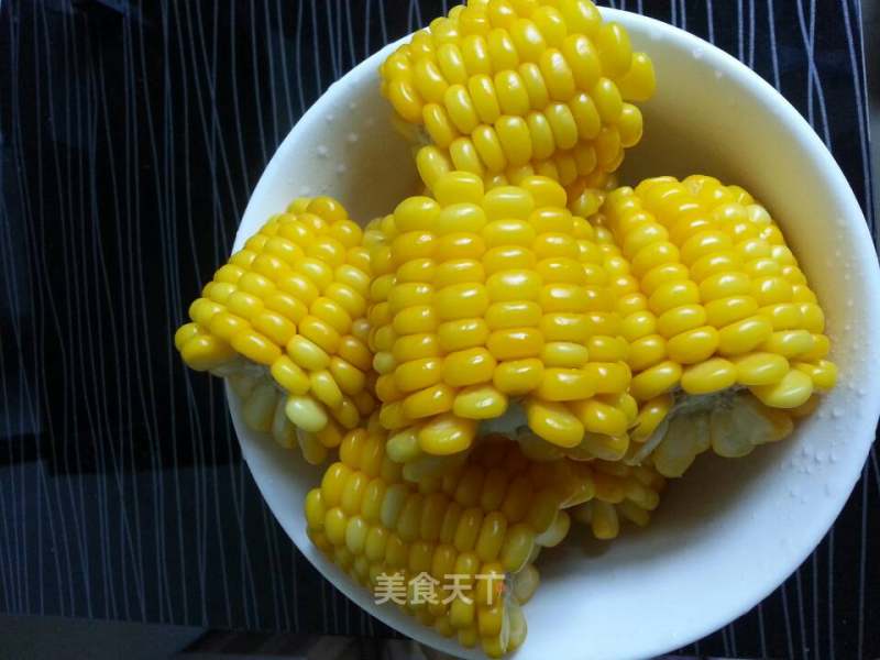 四步骤。超简单煮玉米的做法