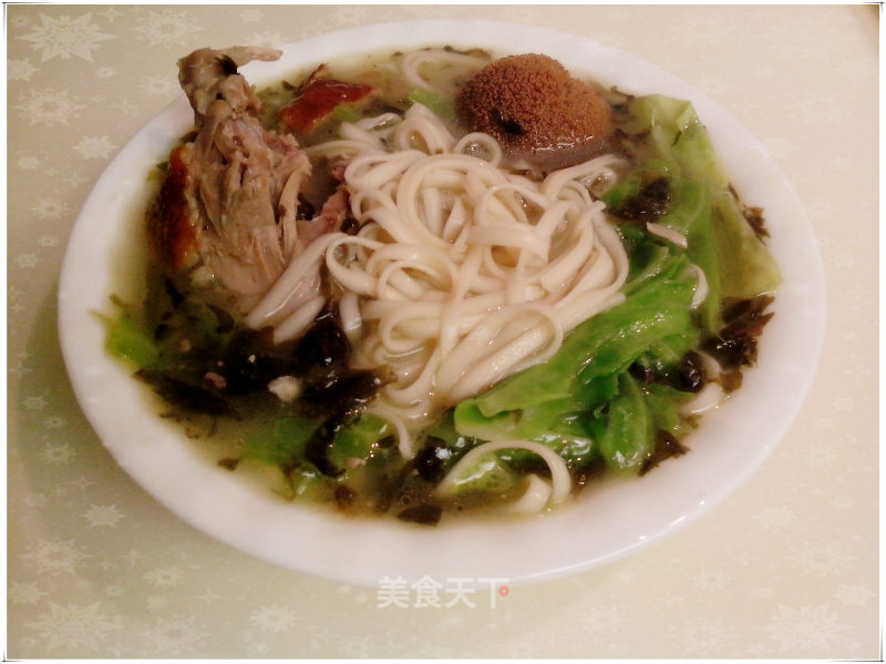 烤鸭雪菜面条的做法