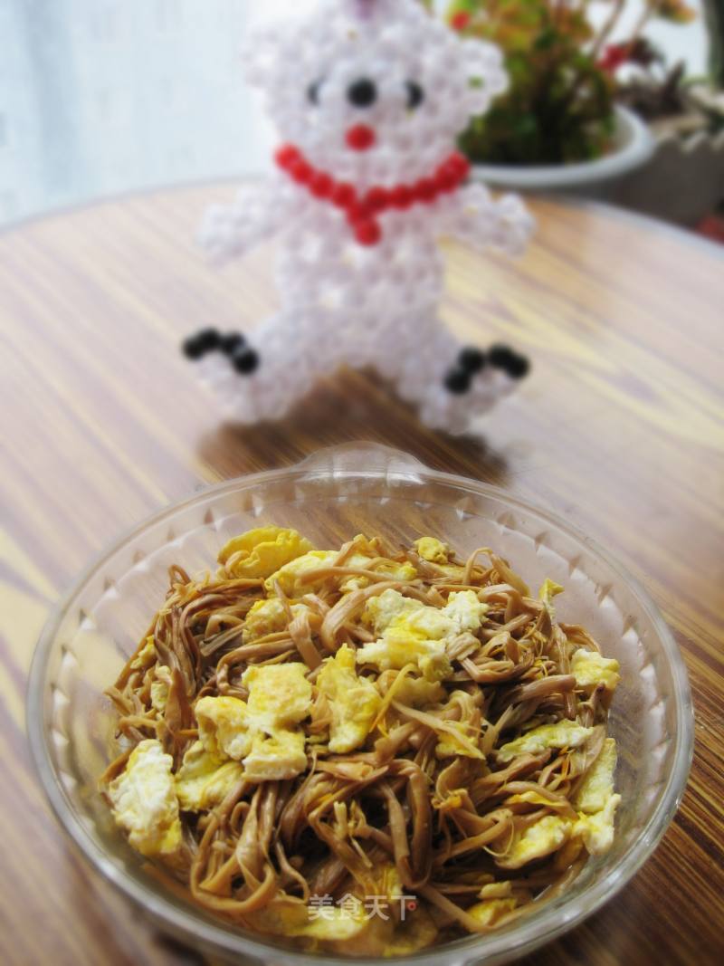 黄花菜炒鸡蛋的做法
