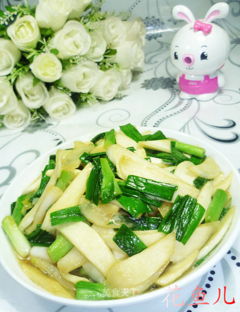 大蒜炒茭白的做法